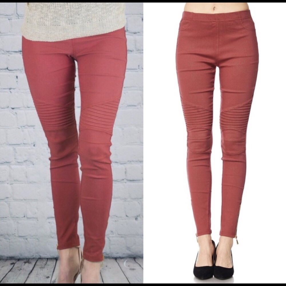 🎉LAST PAIR!🎉 Moto Leggings - Picture 3 of 3